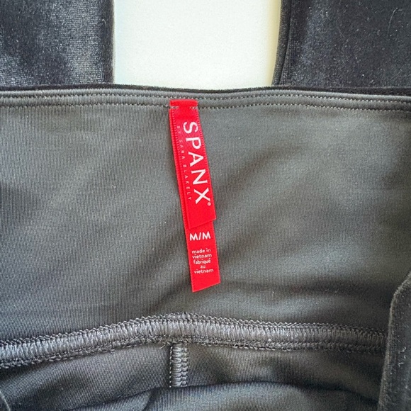 Spanx Black Velvet Leggings Size Medium - Picture 4 of 10